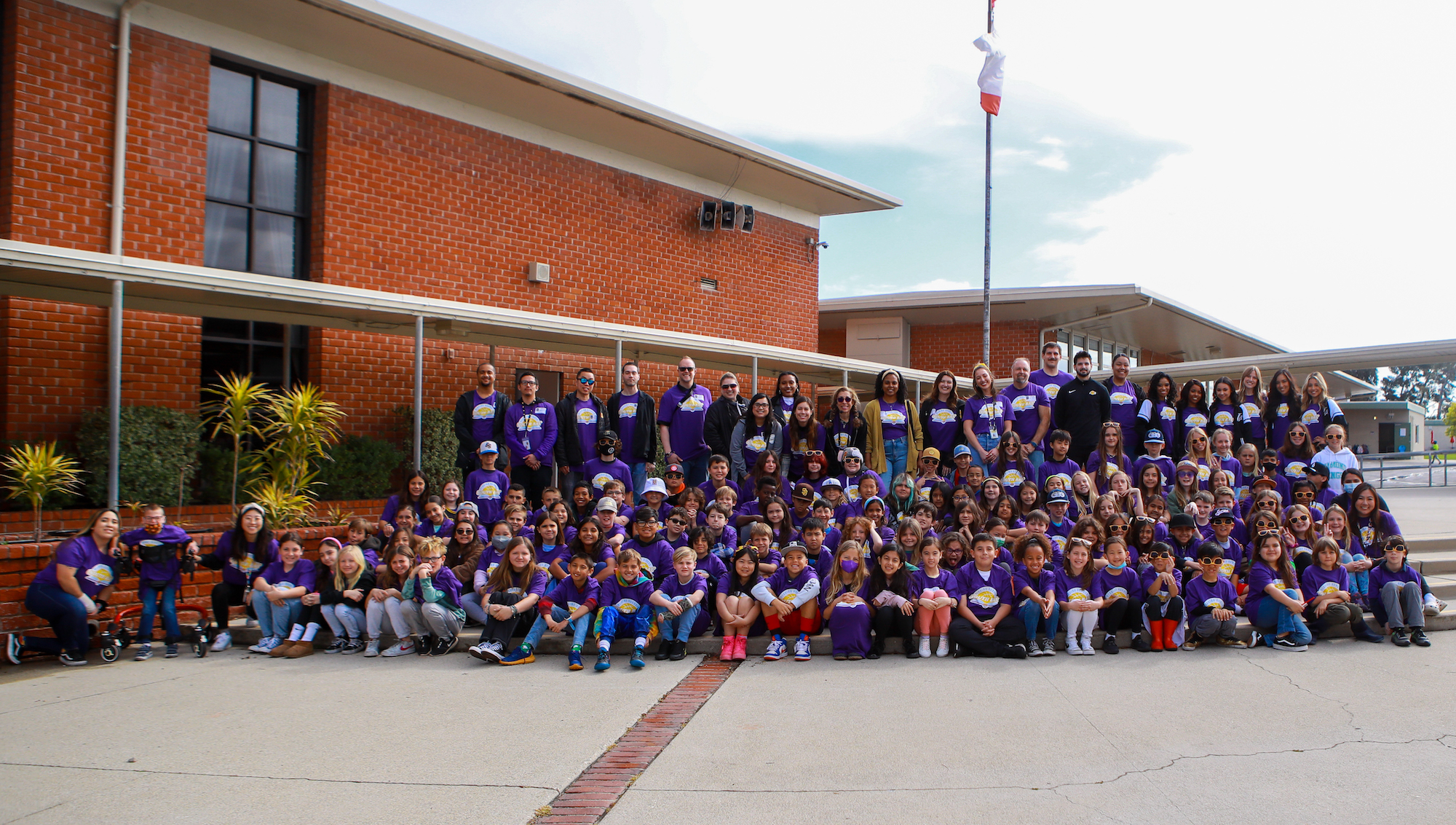 South Bay Lakers and Los Angeles Lakers Staff Read to Students at Center St. Elementary