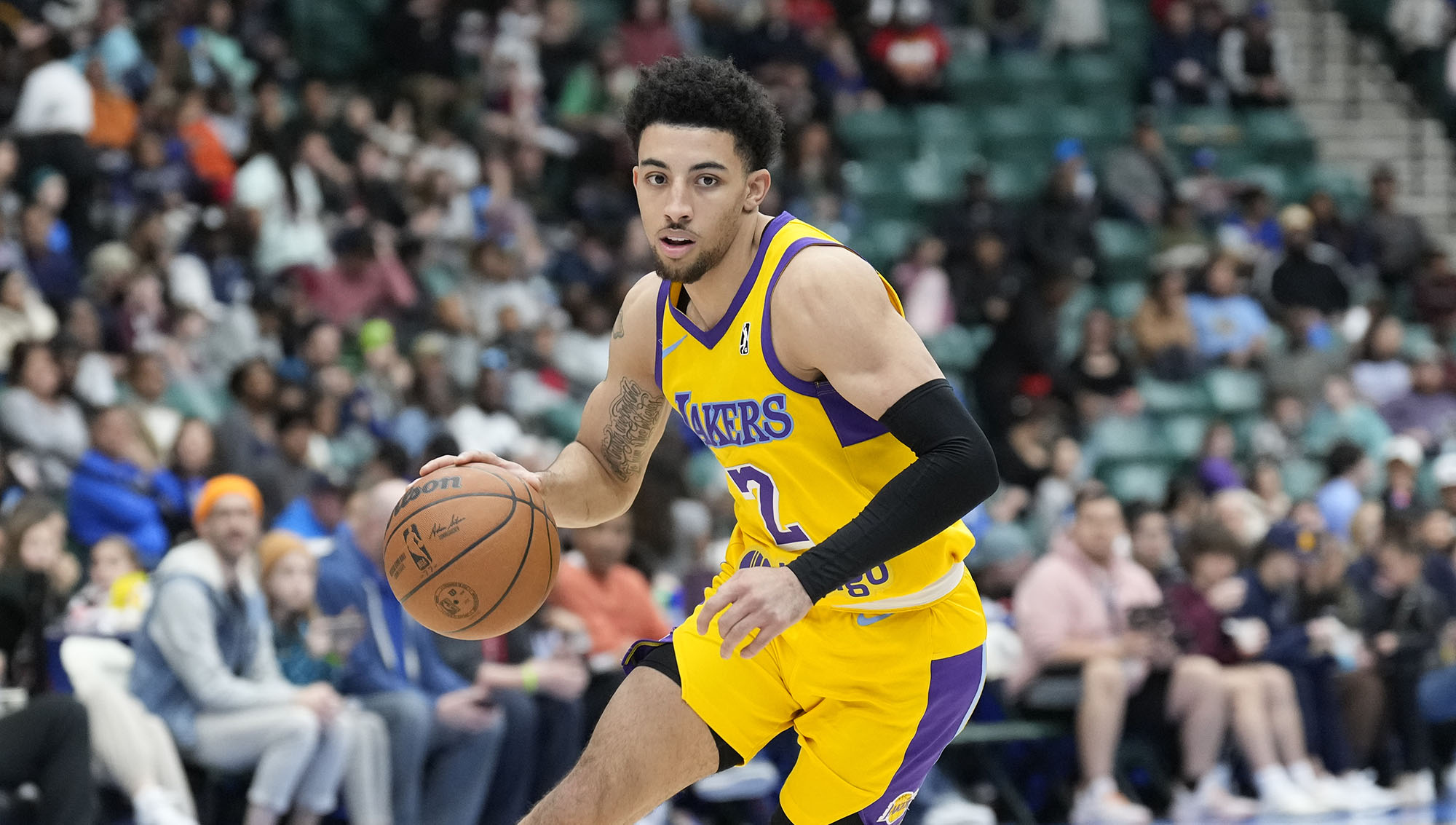 Scotty Pippen Jr. drives to the basket