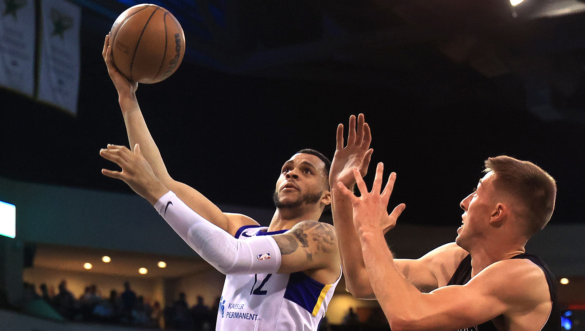 Quinndary Weatherspoon with the Santa Cruz Warriors