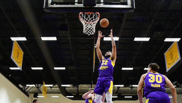 South Bay Lakers Stay Unbeaten with Win Over Rip City