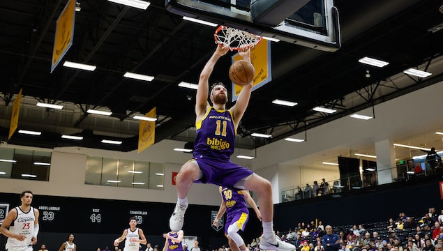 South Bay Lakers Close Tip-off Tournament with Win Over San Diego
