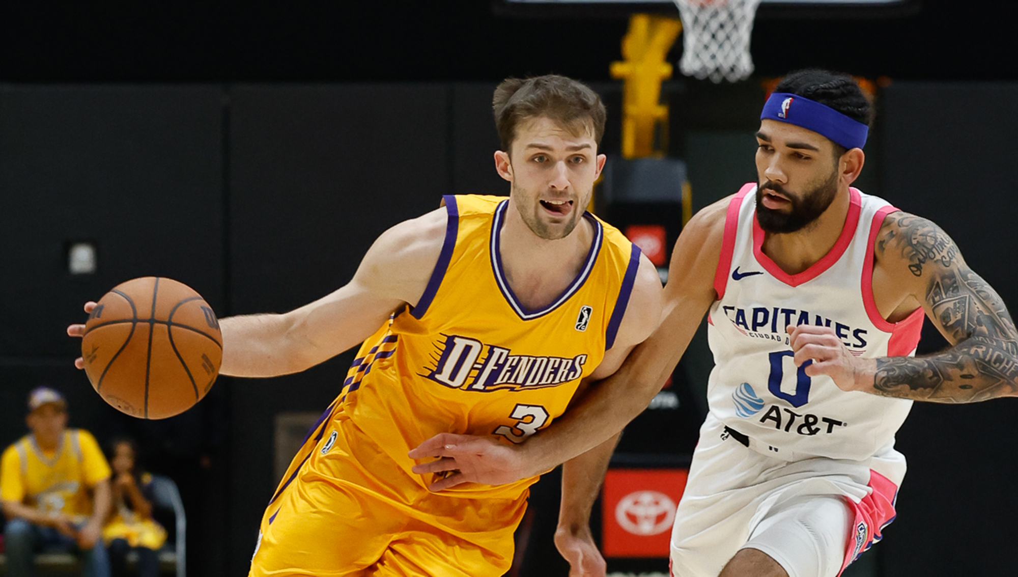 EIGHT IN DOUBLE FIGURES LEAD SOUTH BAY PAST MEXICO CITY