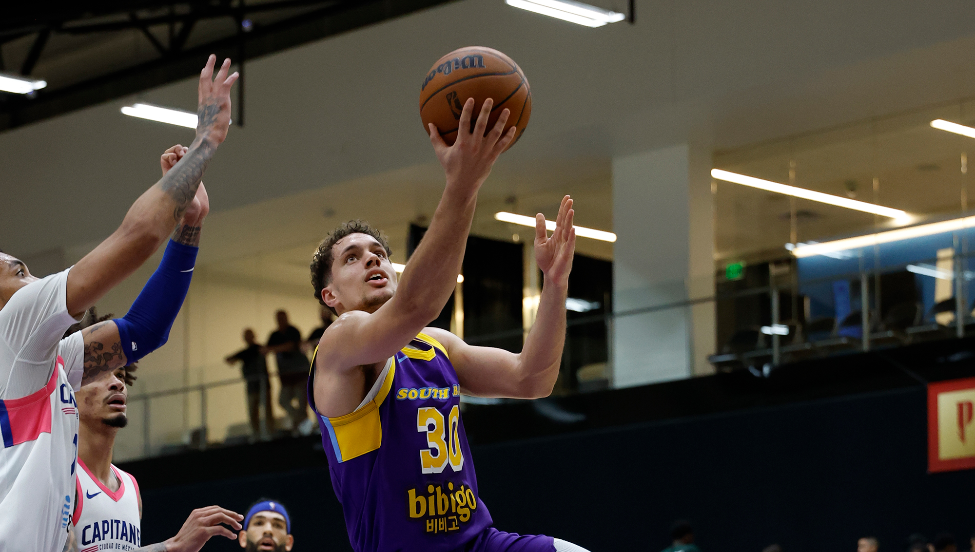 SOUTH BAY LAKERS FALL TO MEXICO CITY CAPITANES