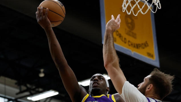 SOUTH BAY LAKERS FALL TO STOCKTON IN WESTERN CONFERENCE FINALS