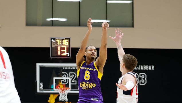 SOUTH BAY LAKERS HOLD OFF SAN DIEGO IN PLAYOFF OPENER