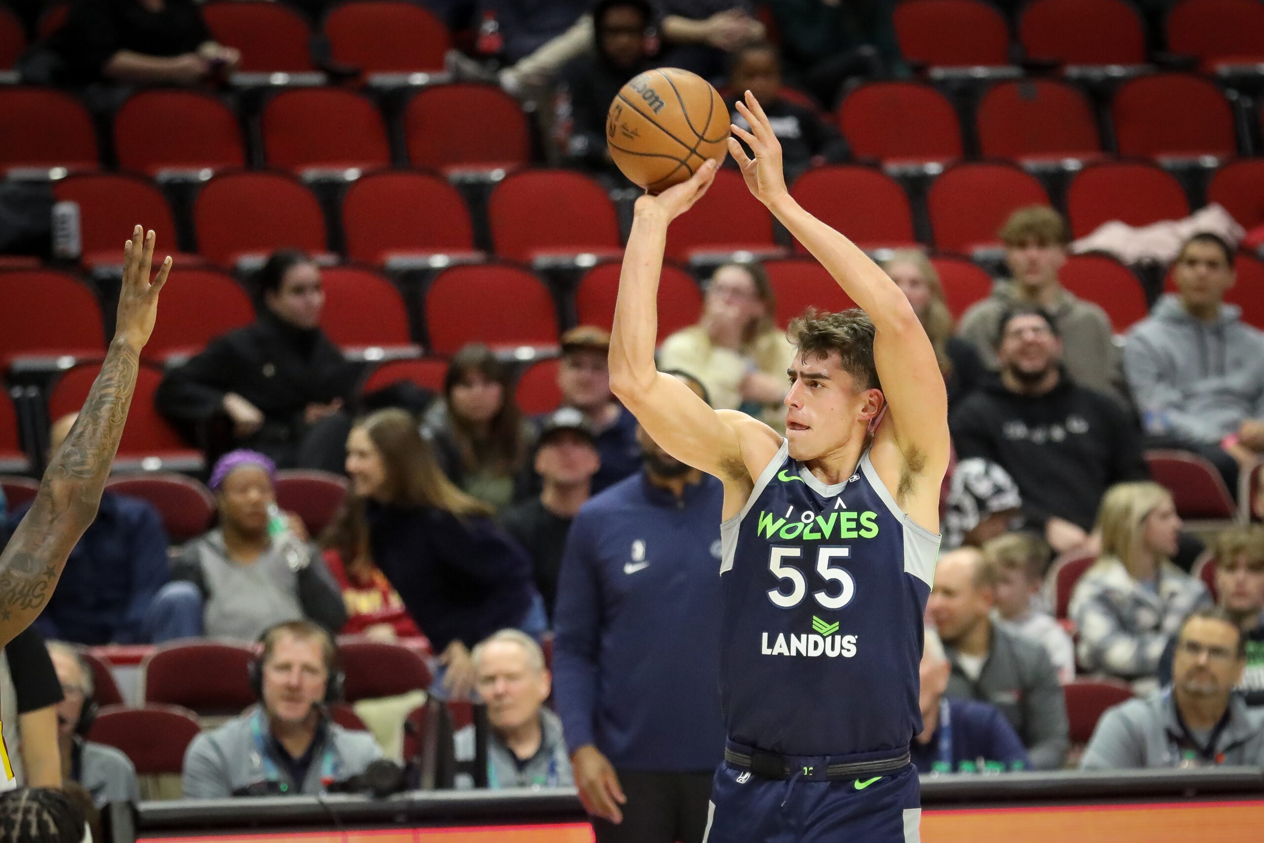 Iowa Wolves Action Iowa Wolves Outlast Cleveland, 118-115 - Iowa Wolves