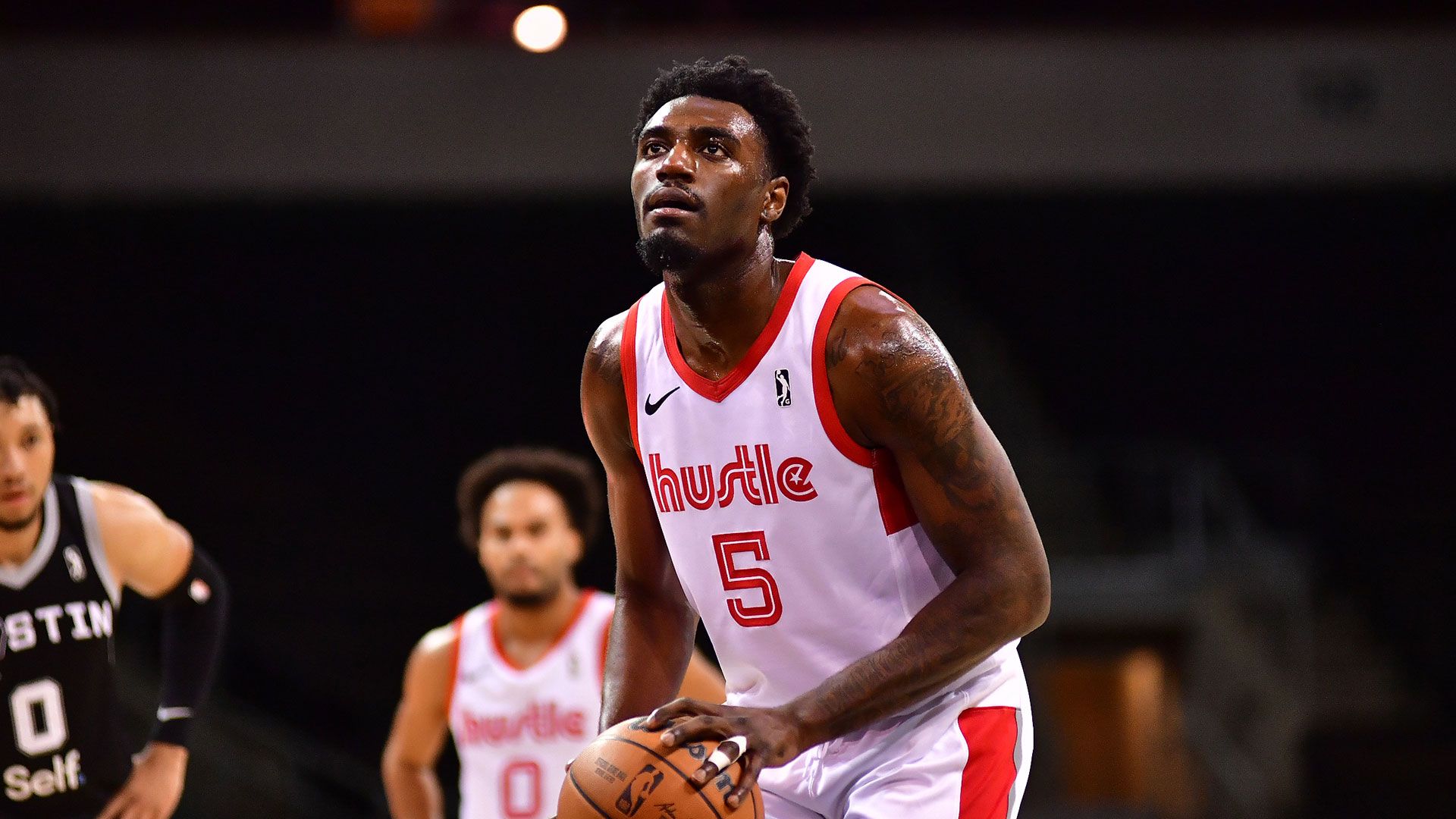 CEDAR PARK, TX - NOVEMBER 15: Vince Williams Jr. #5 of the Memphis Hustle prepares to shoot a free throw during the game against the Austin Spurs on November 15, 2022 at H-E-B Center at Cedar Park in Cedar Park, Texas. Photo by Michael Gonzales/NBAE via Getty Images